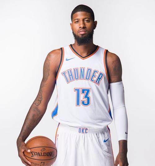 阵容齐整！雄鹿今日战活塞：字母哥&小波特等均可出战（雄鹿今战活塞：字母哥、小波特等全员可上阵）