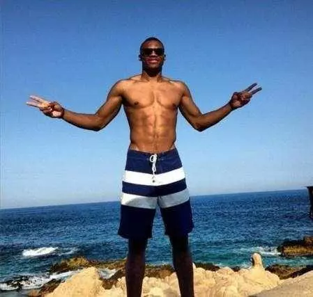 达维多维奇：离开沙特是因为老婆适应不了，家人比金钱更重要（达维多维奇：妻子难适应促我离开沙特，家庭重于金钱）