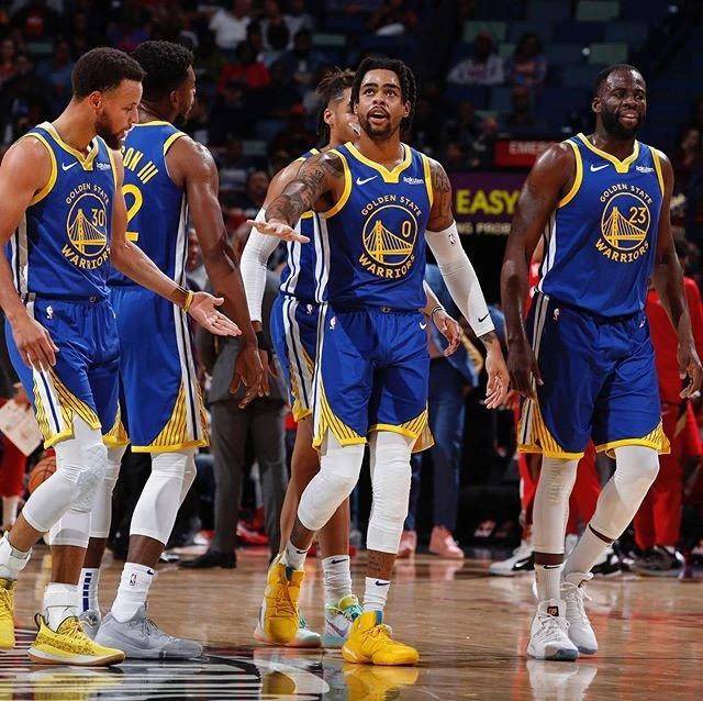 足球战术板：四种常见变化（足球战术板：四大常见变式）