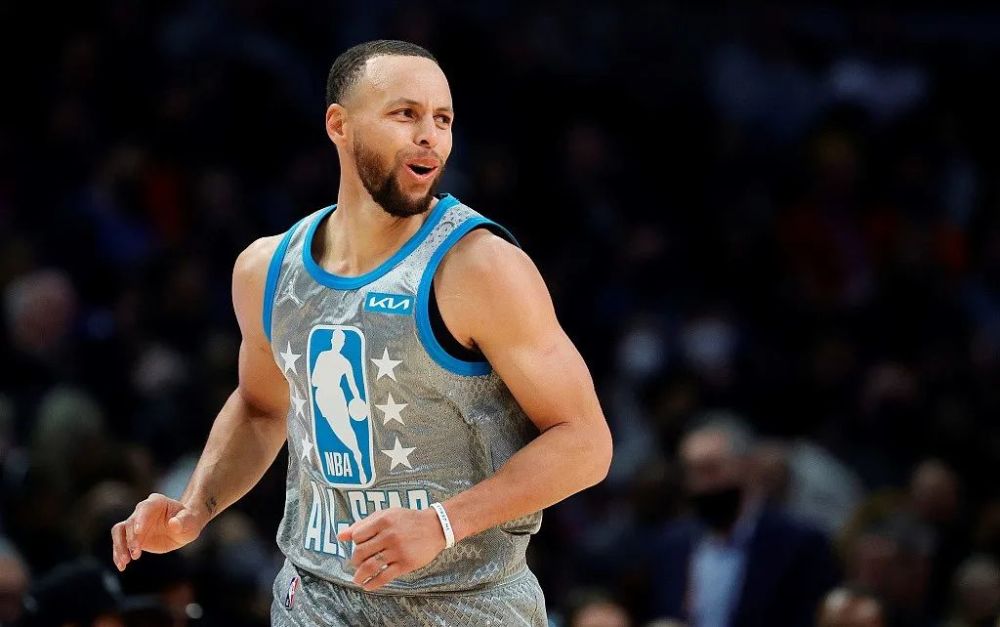 2025残特奥会乒乓小将获家人助威，父亲记录每场比赛（2025残特奥会乒坛新秀获家人现场助阵，父亲逐场记录赛况）