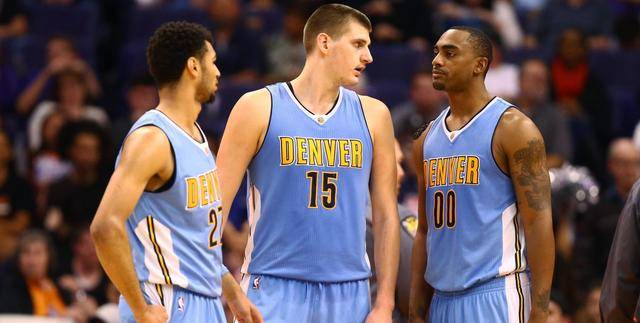 中超16队平均投入不足2亿，中足联节流难救联赛，专家呼吁多渠道开源（中超16队平均投入未达2亿，中足联仅靠节流难救市，专家建议拓展多元收入渠道）