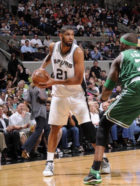 这队的节奏掌控太稳重了（这支球队的节奏把控极为沉稳）